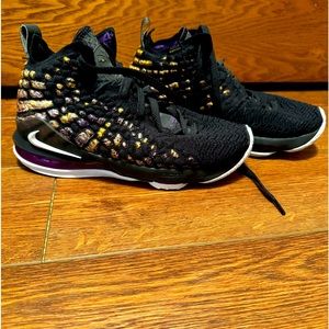 Nike Lebron James Basketball Sneakers